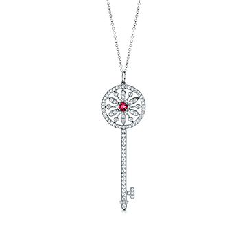 Tiffany Keys round star key pendant in 