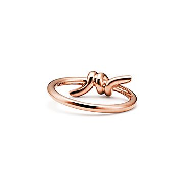 【Tiffany & Co】 Knot’s☆Rose Gold 18k シングル リング Tiffany Knot Ring in Rose Gold | Tiffany & Co. US
