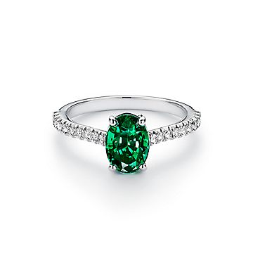 Tiffany & Co. Schlumberger® Four Leaves ring in 18k yellow gold and  platinum with a green tourmaline of over 4 carats and diamonds. - Tiffany