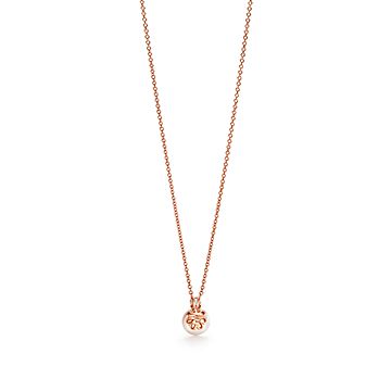 Tiffany Signature® Pearls pendant in 