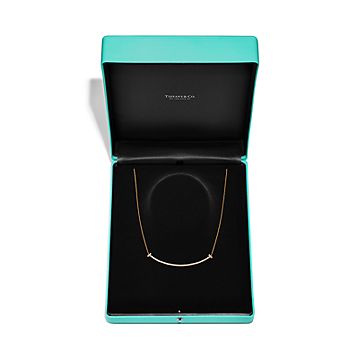 Tiffany T extra large smile pendant in 18k gold with diamonds 