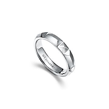Tiffany True 鉑金結婚戒指，4 毫米寬| Tiffany & Co.