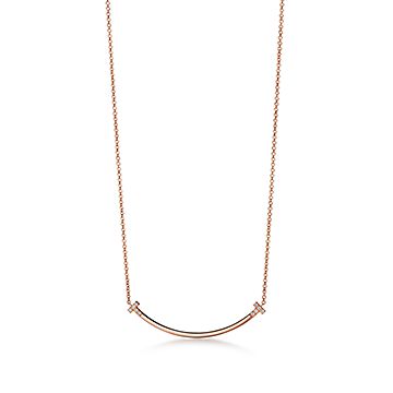 Tiffany & Co. スマイルペンダント Tiffany T:Smile Pendant in Yellow Gold, Small | Tiffany & Co. US