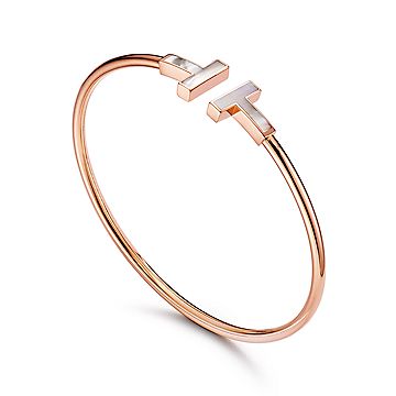 【Mother-of-Pearl×Gold】Tiffany & Co. ゴールド ブレスレット Tiffany T Wire Bracelet in Yellow Gold with Mother-of-pearl