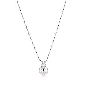 Tiffany signature sale pearl pendant