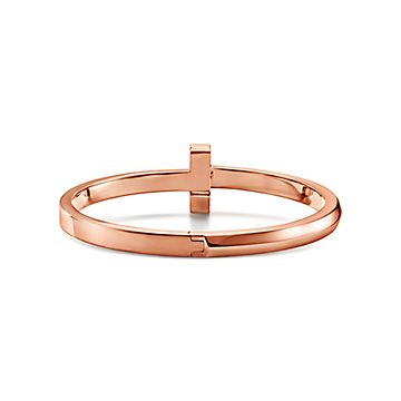 ティファニー T T ワン ワイド ヒンジ バングル ローズゴールド | Tiffany & Co.