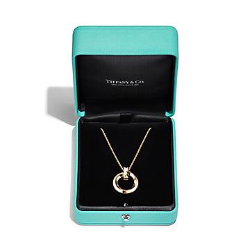 ティファニー T T ワン サークル ペンダント イエローゴールド（スモール） | Tiffany & Co.