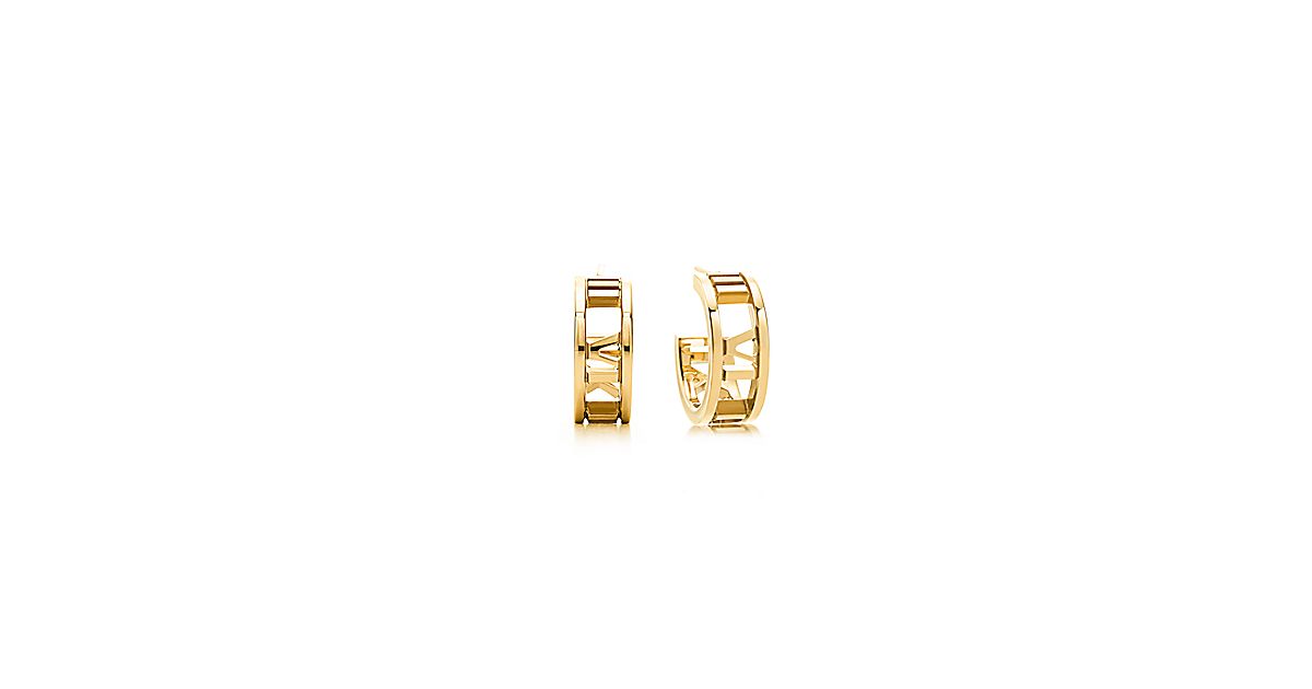 Atlas® hoop earrings in 18k gold, mini. Tiffany & Co.