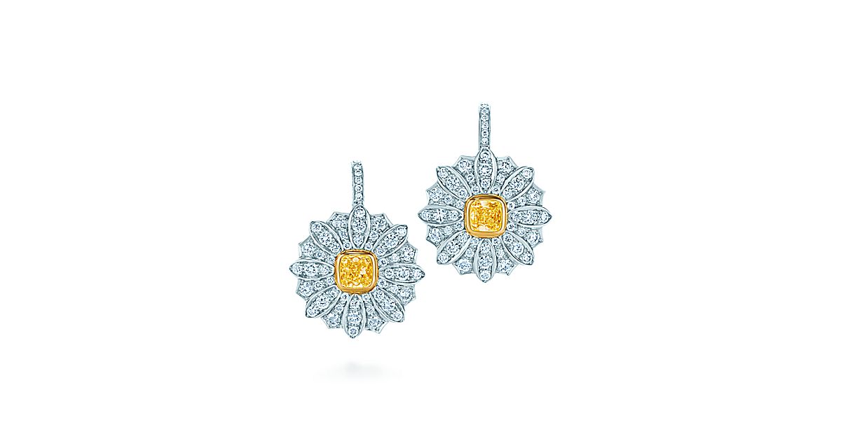 Daisy earrings in platinum and 18k gold with yellow and white diamonds