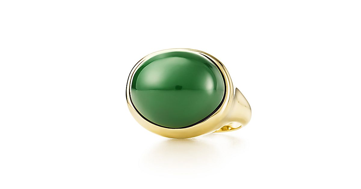 Elsa Peretti® Cabochon ring in 18k gold with green jade, 19 mm wide ...