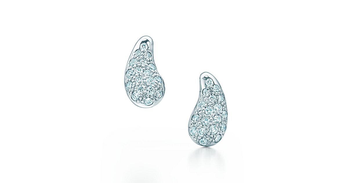 Elsa Peretti® Teardrop Earrings In Platinum With Diamonds. | Tiffany & Co.