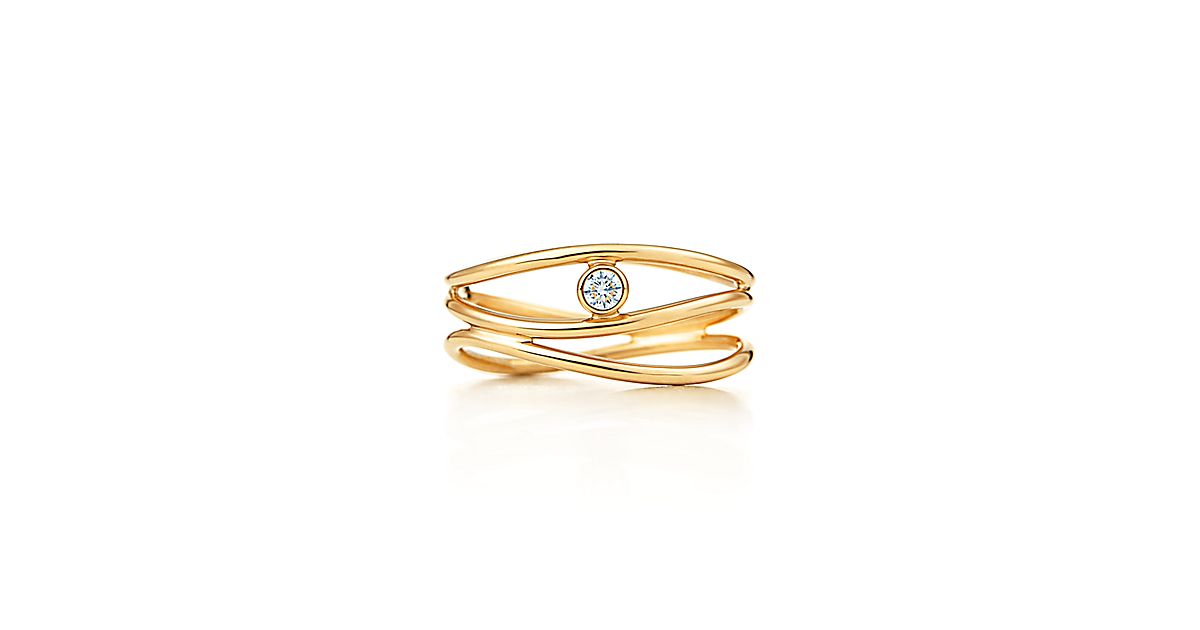 Elsa Peretti® Wave threerow diamond ring in 18k gold. Tiffany & Co.