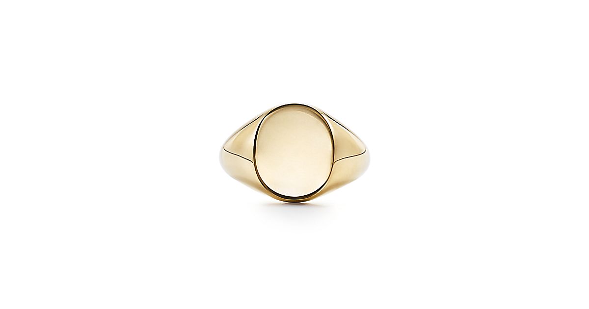 ring in 18k gold. Tiffany & Co.