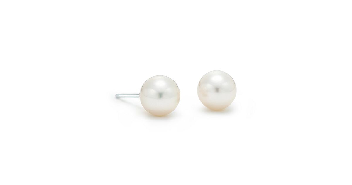 Tiffany Signature® Pearls earrings of Akoya cultured pearls in 18k ...