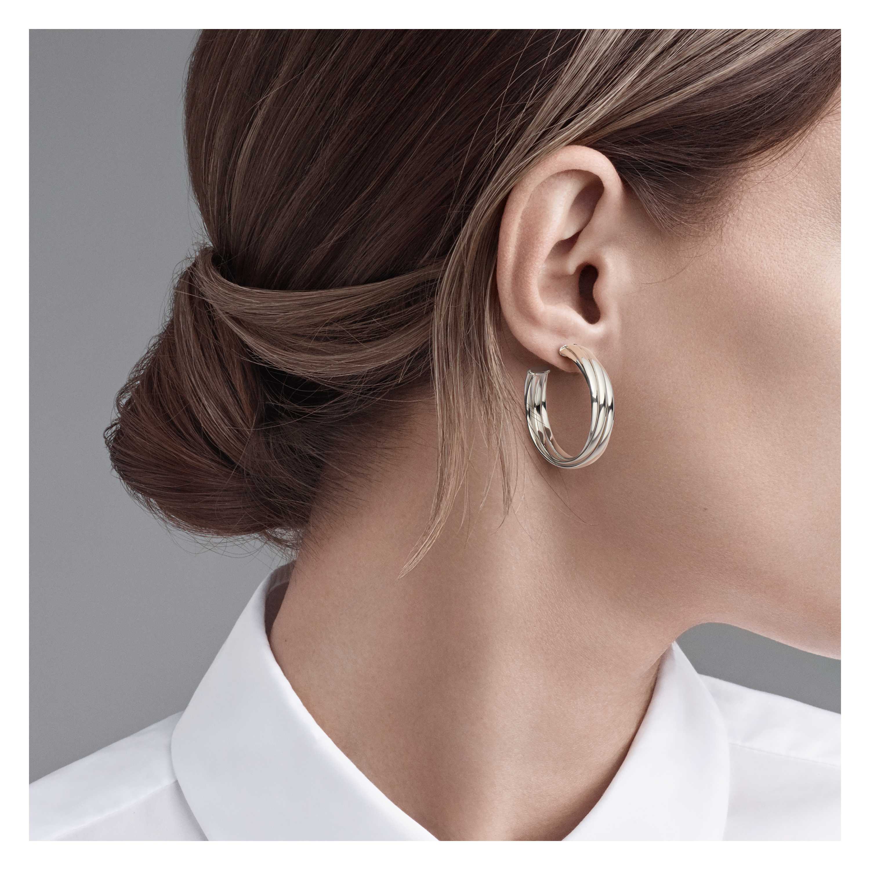 Paloma S Melody Hoop Earrings In Sterling Silver Small Tiffany Co Paloma S Melody Hoop Earrings Model Shot 1