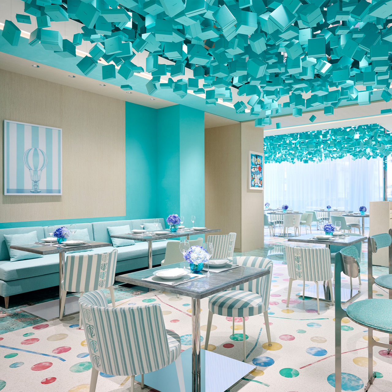Japan’s First Blue Box Café 