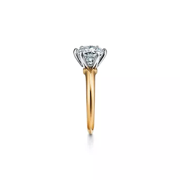Tiffany&reg; Setting 18K黃金訂婚戒指 , 3