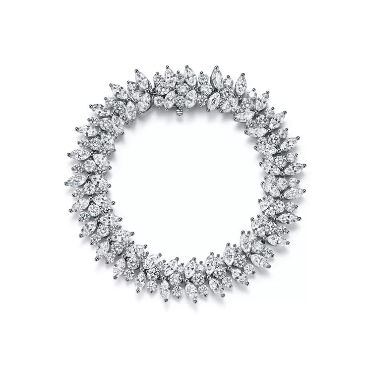 Pulsera con racimos de diamantes en talla marquesa, 44