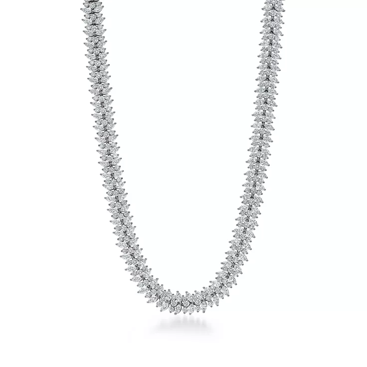 Collar de racimos de diamantes en talla marquesa, 23