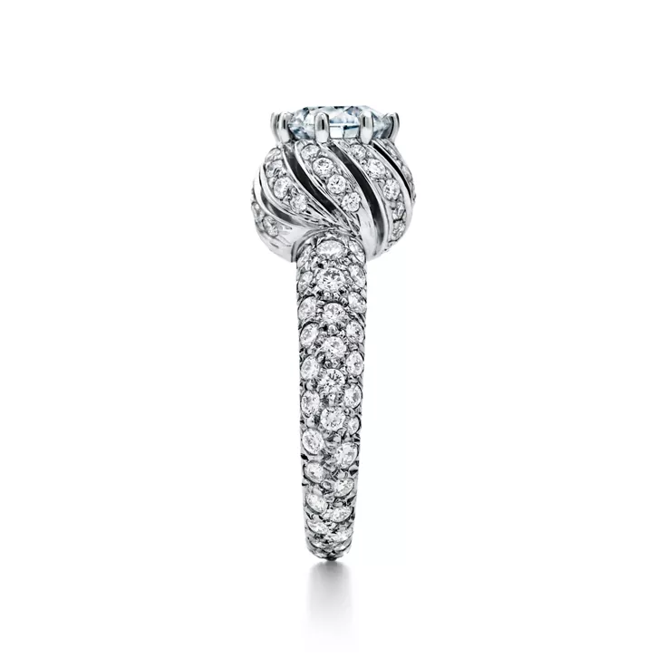 Tiffany & Co. Schlumberger:Anillo de compromiso con pétalos redondos brillantes con alianza en platino con diamantes, 1