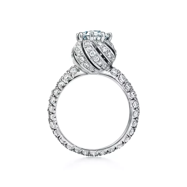 Tiffany & Co. Schlumberger:Anillo de compromiso con pétalos redondos brillantes con alianza en platino con diamantes, 2