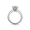 Tiffany&reg; Setting:Anillo de compromiso con alianza en platino con diamantes engarzados en canal imagen n&uacute;mero 5