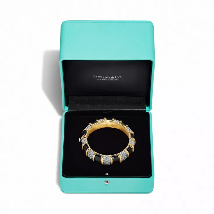 Enamel Collections:Bracciale in oro giallo e platino con smalto nero e diamanti, 37