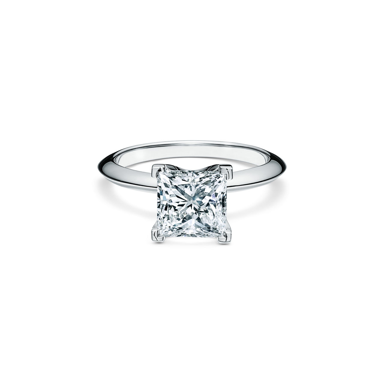 Diamant-Verlobungsring im Prinzess-Schliff in Platin | Tiffany & Co. Deutschland