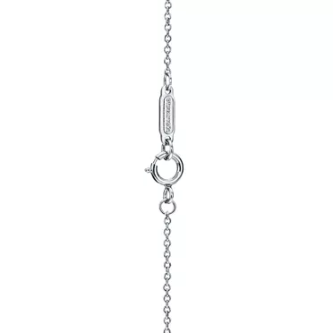 Tiffany Solitaire: Diamond pendant, 3