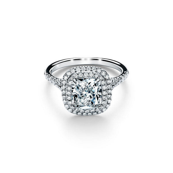 Tiffany Soleste:Bague de fiançailles double halo  taille coussin avec anneau en platine 950 millièmes et diamants