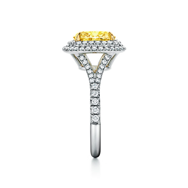 Tiffany Soleste:Bague de fiançailles double halo en platine 950 millièmes ornée d’un diamant jaune taille ovale