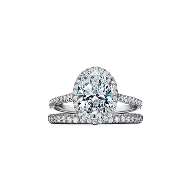 Tiffany Soleste&reg;:Oval Halo Engagement Ring with a Diamond Platinum Band, 6