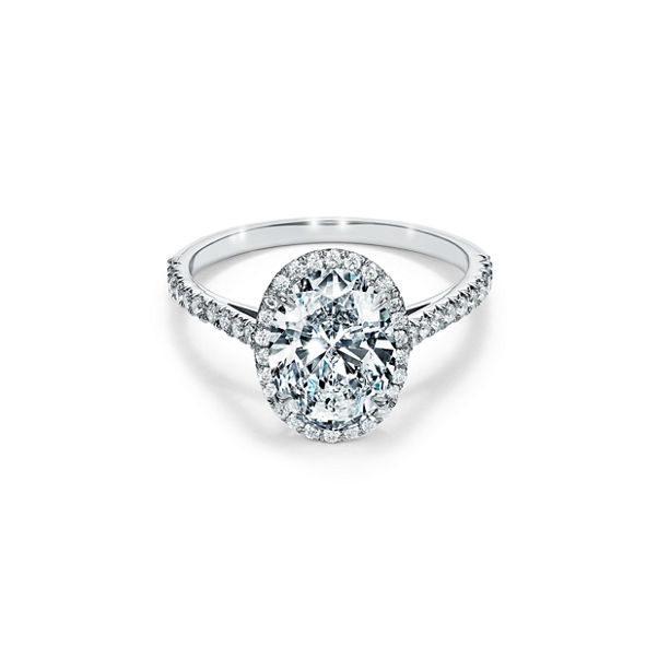 Tiffany Soleste:Bague de fiançailles halo  taille ovale avec anneau en platine 950 millièmes et diamants