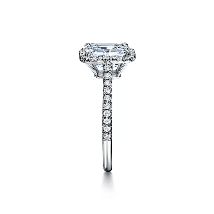 Tiffany Soleste®:Emerald-cut Halo Engagement Ring with a Diamond Platinum Band, 4