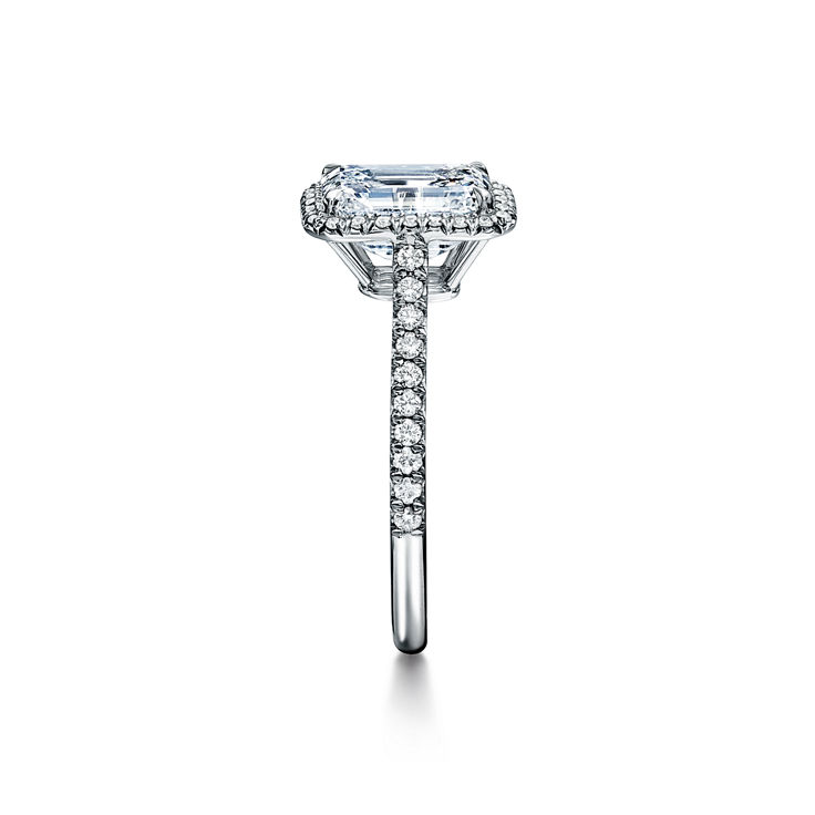 Tiffany Soleste: Emerald-cut Halo Engagement Ring with a Diamond Platinum Band image number 4