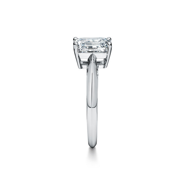 Emerald-cut Diamond Engagement Ring in Platinum image number 4