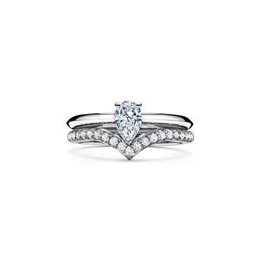 Pear-shaped Diamond Engagement Ring in Platinum , 7