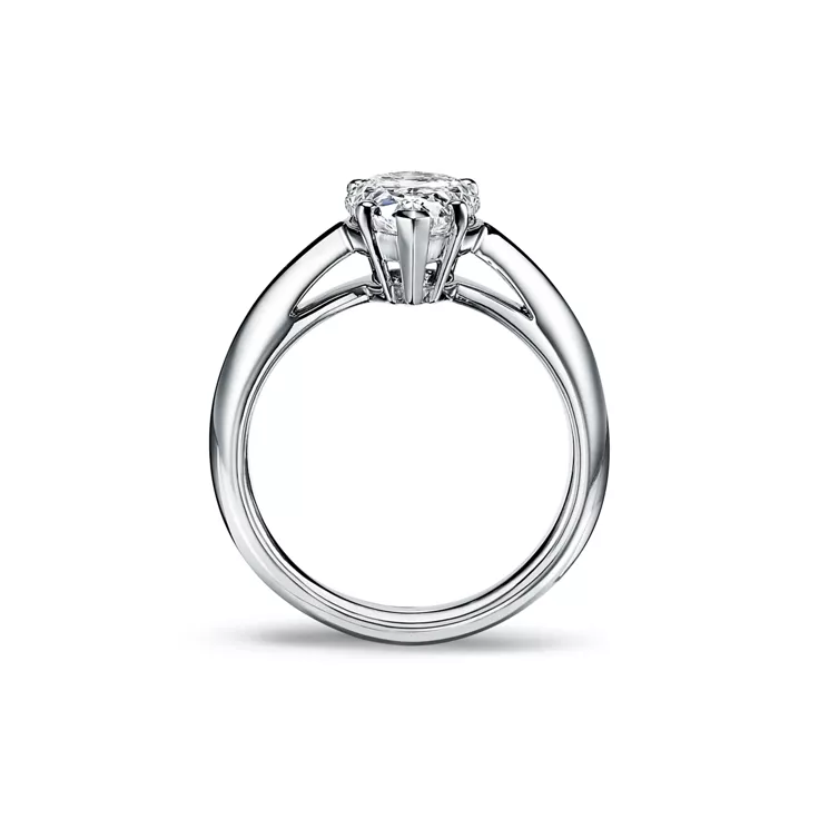 Pear-shaped Diamond Engagement Ring in Platinum, 5