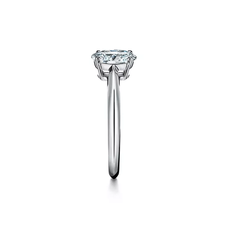 Oval-cut Diamond Engagement Ring in Platinum, 4