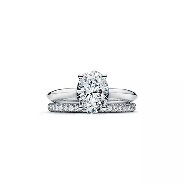 Oval-cut Diamond Engagement Ring in Platinum, 6