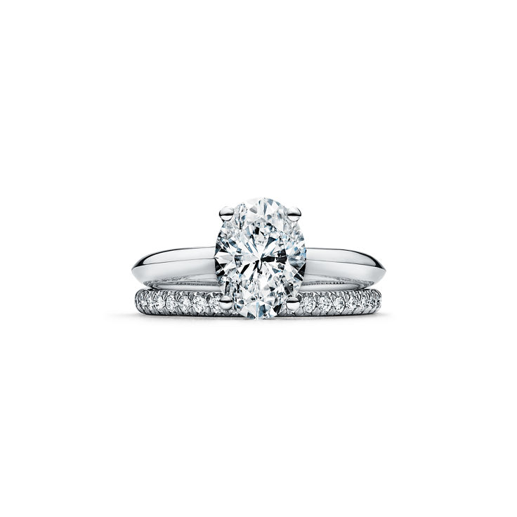 Oval-cut Diamond Engagement Ring in Platinum image number 6