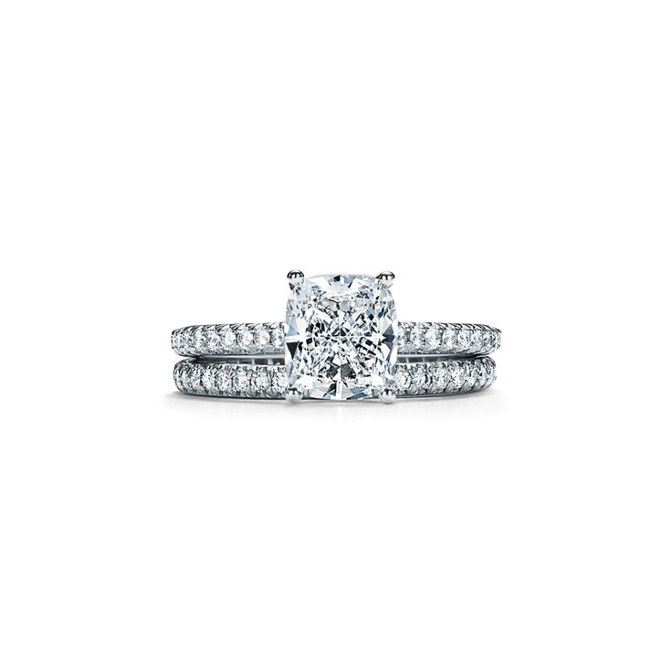 Tiffany Novo®:Cushion-cut Engagement Ring with a Pavé Diamond Platinum Band image number 6