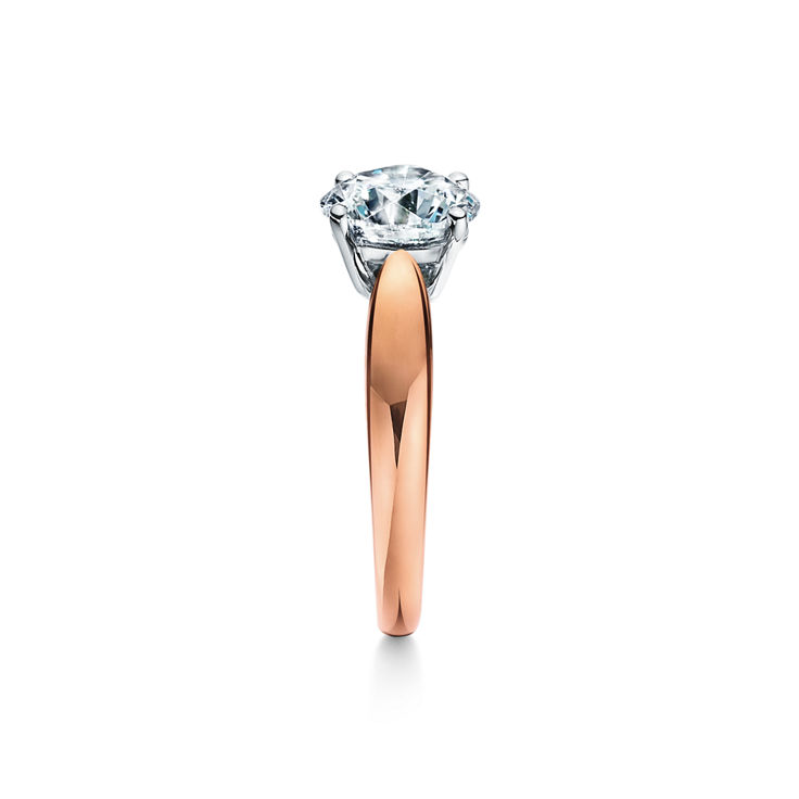 Tiffany Harmony®: Round Brilliant Engagement Ring in 18k Rose Gold image number 4