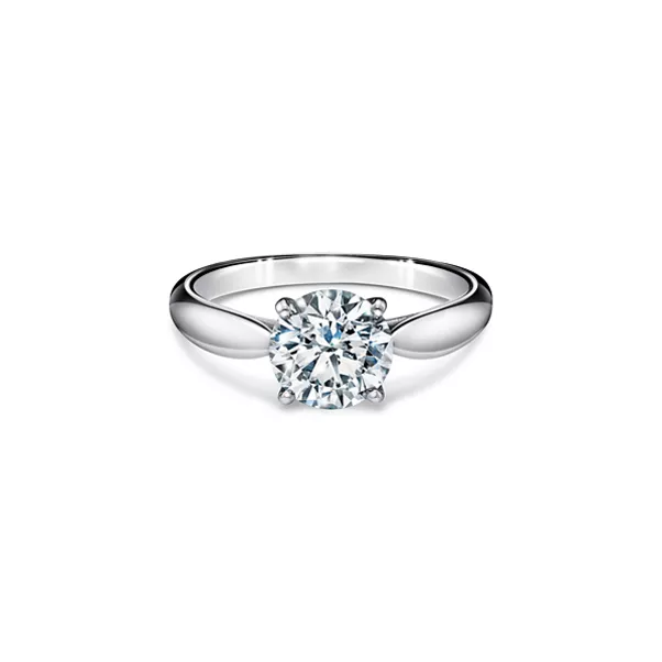 Round Brilliant Engagement Ring in Platinum