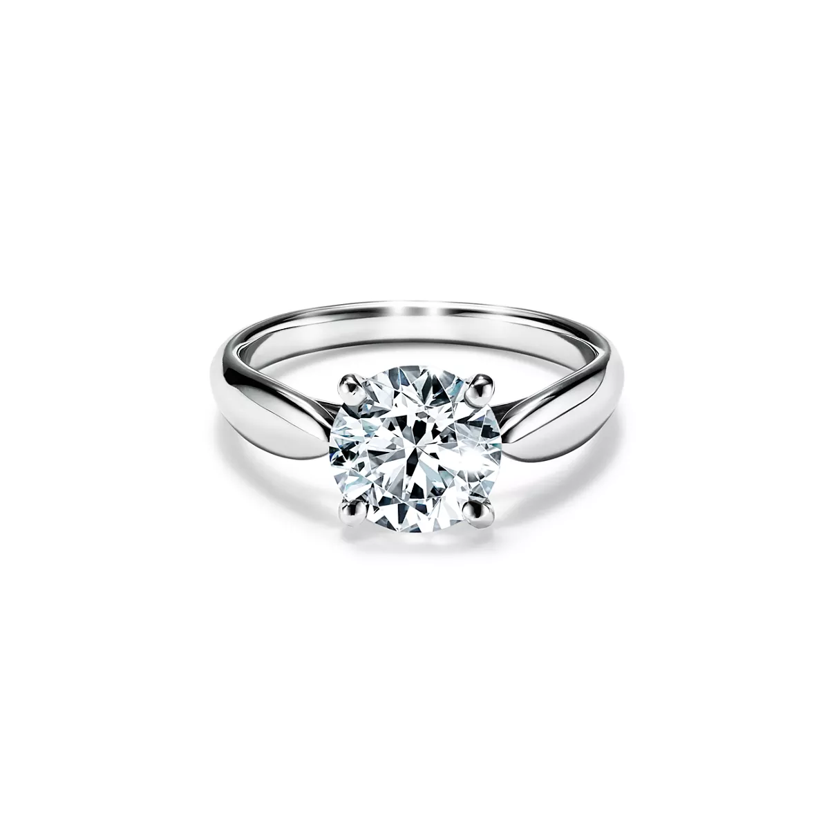 Round Brilliant Engagement Ring in Platinum