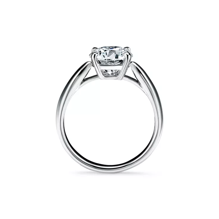Tiffany Harmony®: Verlobungsring im runden Brillantschliff in Platin, 5