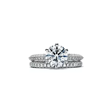 Tiffany® Setting:Anillo de compromiso Pavé con alianza en platino con diamantes en pavé, 7