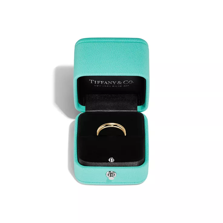 Tiffany Forever:Wedding Band Ring in Yellow Gold, 3 mm Wide, 6