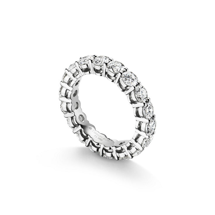 Tiffany Forever:Ehering in Platin mit einem Vollkreis aus Diamanten, 3,7 mm Bildnummer 4