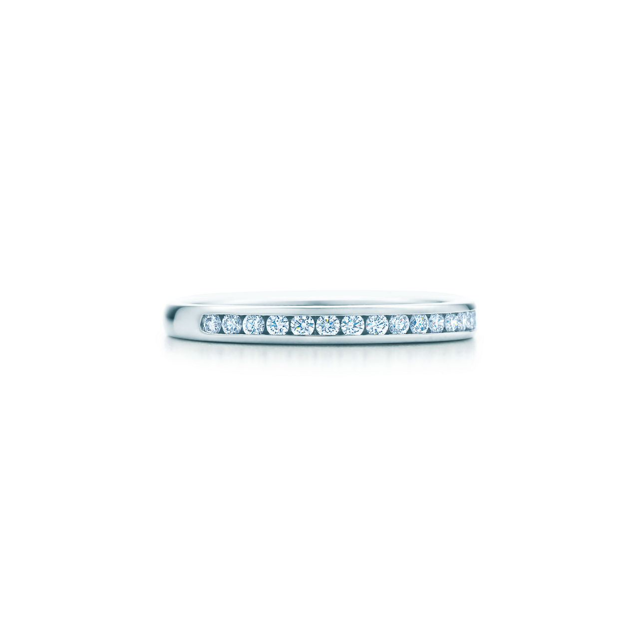 Tiffany® Setting: Ehering in Platin mit Halbkreis an Diamanten, 2 mm Bildnummer 0